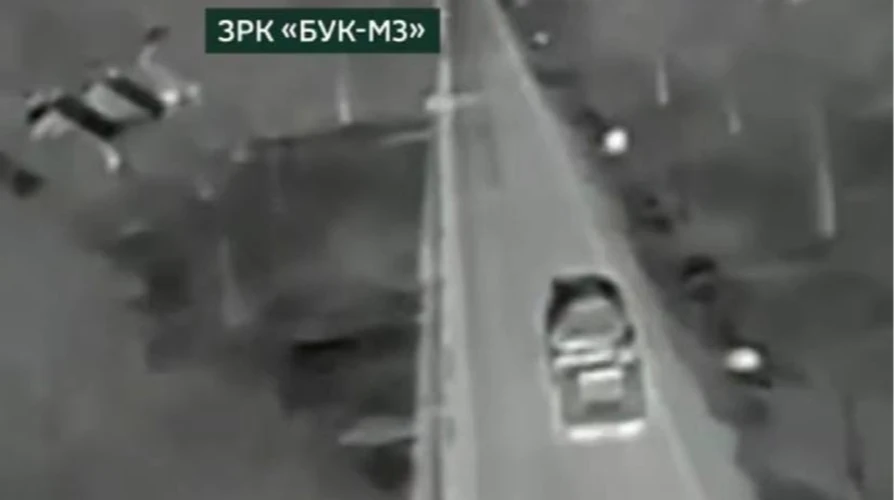Ураження російського зенітно-ракетного комплексу «Бук-М3» безпілотником прикордонного підрозділу «Фенікс» (скриншот з відео