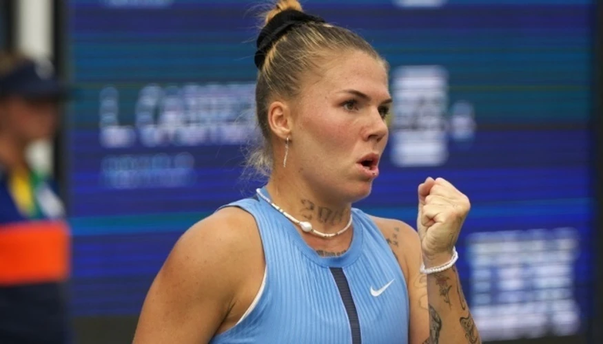 Олександра Олійникова на корті, тенісне змагання WTA 250 у Гамбурзі