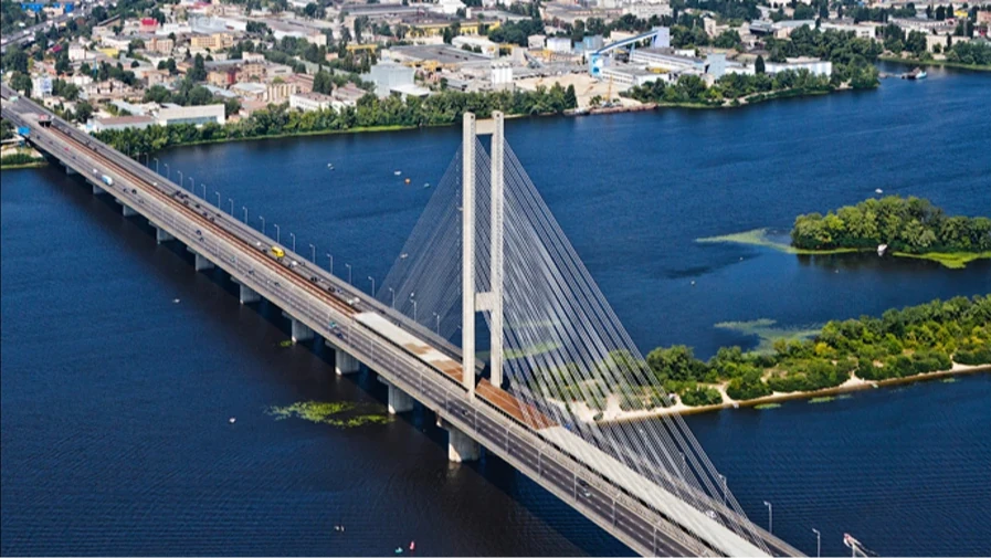 У Києві 2 жовтня після нічних ударів: контекст перекриття мостів і наслідки у районах